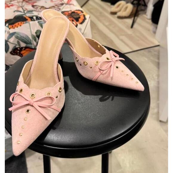 Shoes - Pink kitten heels